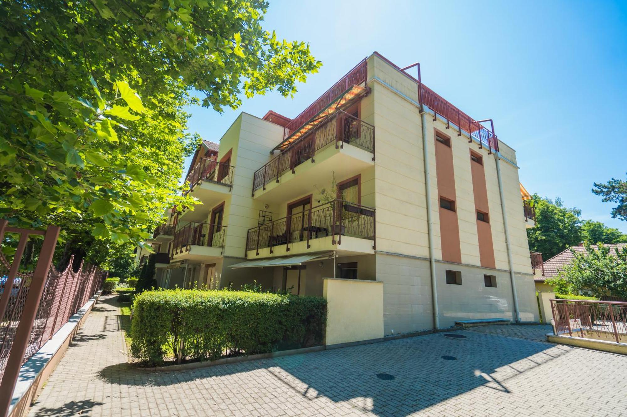 Plazs Home Apartman Siófok Extérieur photo